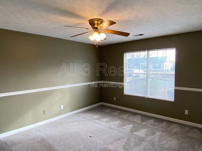 Building Photo - 6153 Lauren Ln