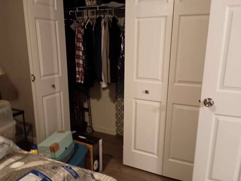 Building Photo - 5527 Oriole Ave