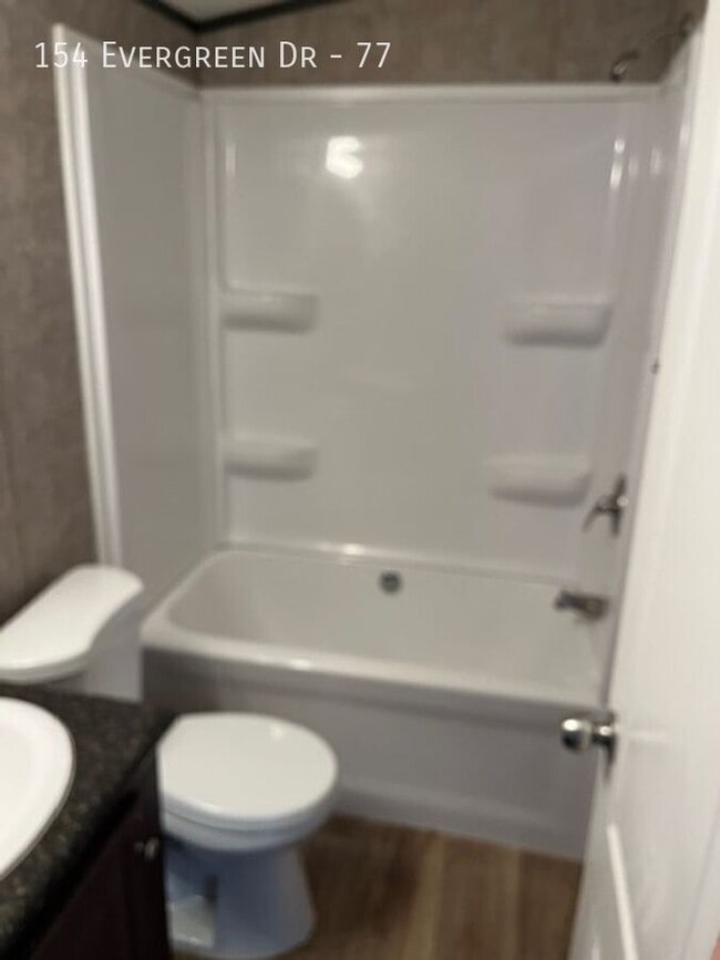 Building Photo - 154 Evergreen Dr