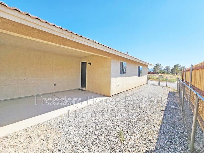 Building Photo - 600 San Lorenzo St