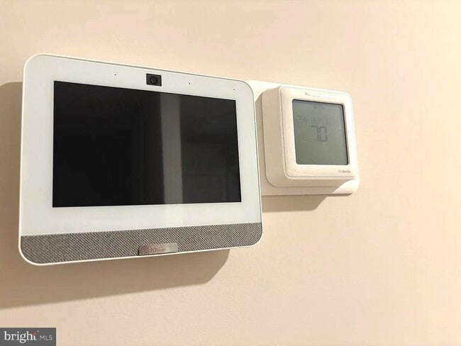 Building Photo - 155 Rae Ct