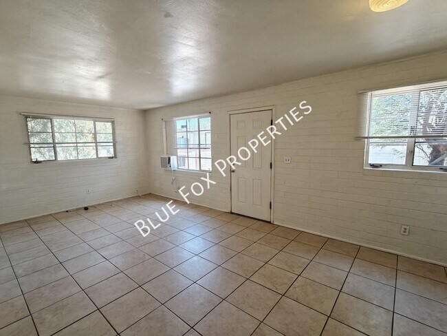 Building Photo - 1224 N Camilla Blvd