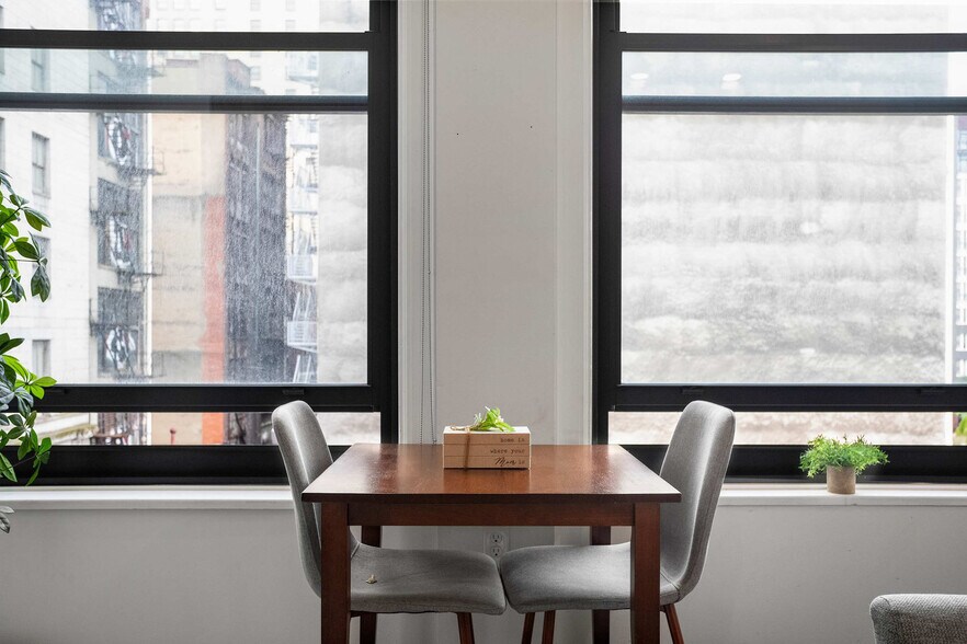 Building Photo - 209 9th St