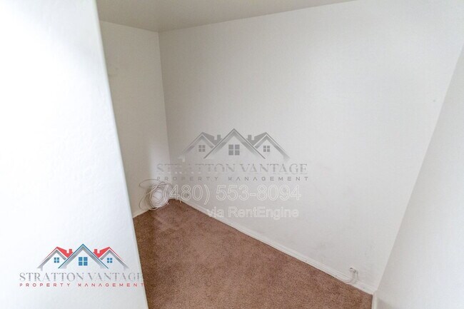 Building Photo - 9136 W Meadow Dr