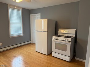 Building Photo - 134 E Centre St