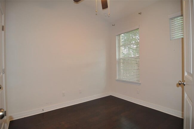 Building Photo - 150 Russet Trl