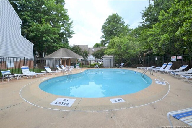 Building Photo - 2637 Broad Oaks Pl