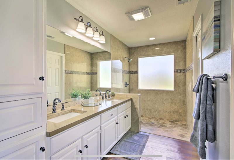 Building Photo - 116 E Evergreen St