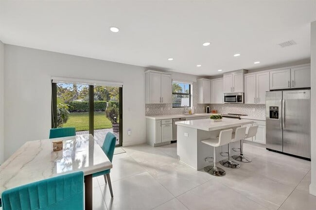 Building Photo - 4509 E Aqua Bella Ln