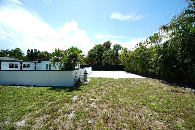 Building Photo - 2573 Conroy Dr