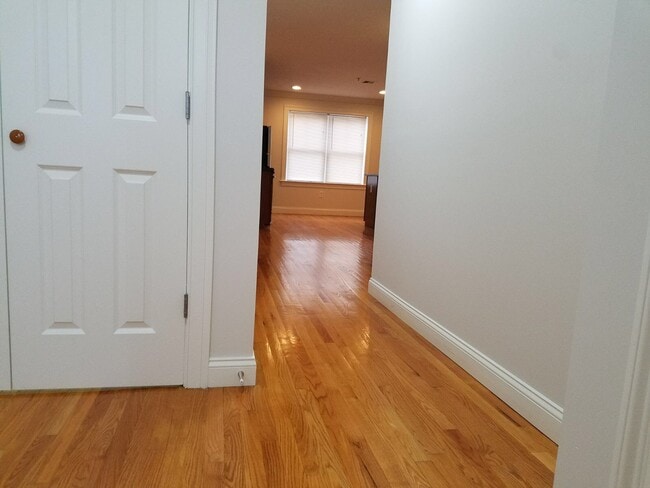 Building Photo - 9 Notre Dame St