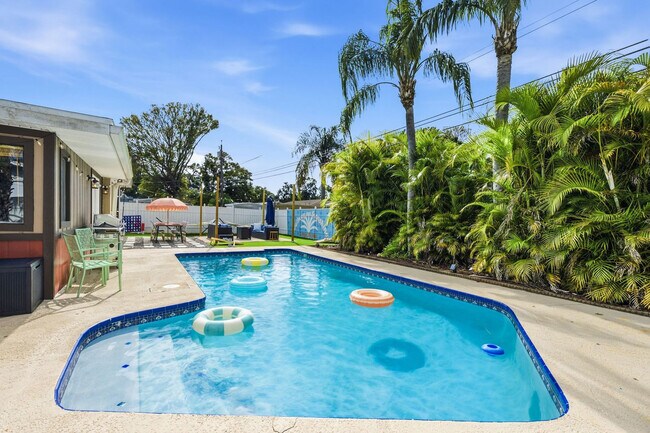 Building Photo - 1132 Gershwin Dr