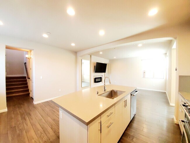 Building Photo - 618 Montage Cir