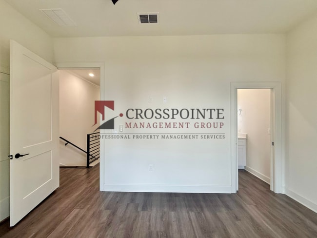 Building Photo - Tour Today! Stunning 3 Bedroom, 3.5 Bath Townhome!