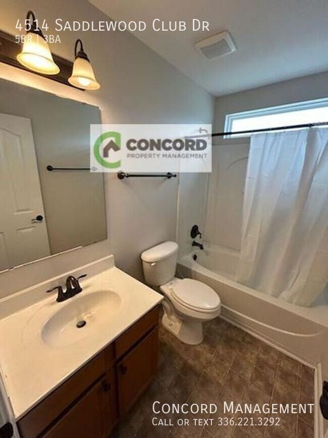 Building Photo - 4514 Saddlewood Club Dr