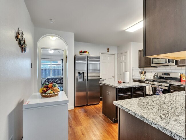 Building Photo - 2650 Bammelwood Dr