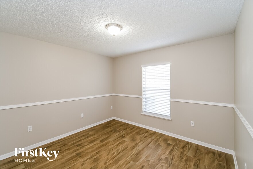 Building Photo - 12287 Moose Hollow Dr