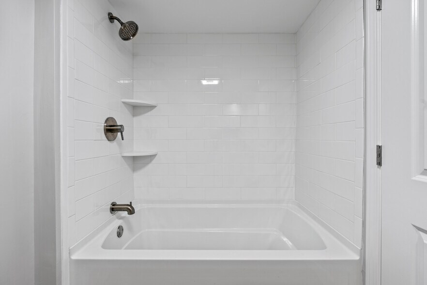 Building Photo - 376 Arnolds Neck Dr