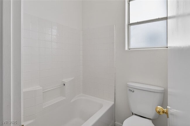 Building Photo - 7820 Strong Water Ct