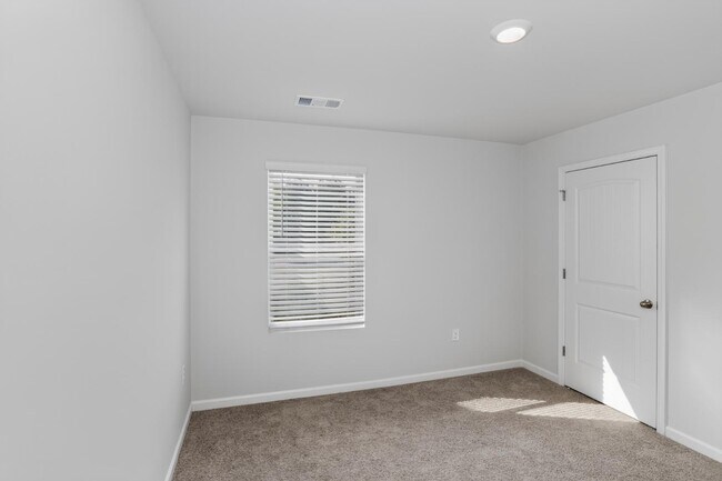 Building Photo - 383 King Vlg