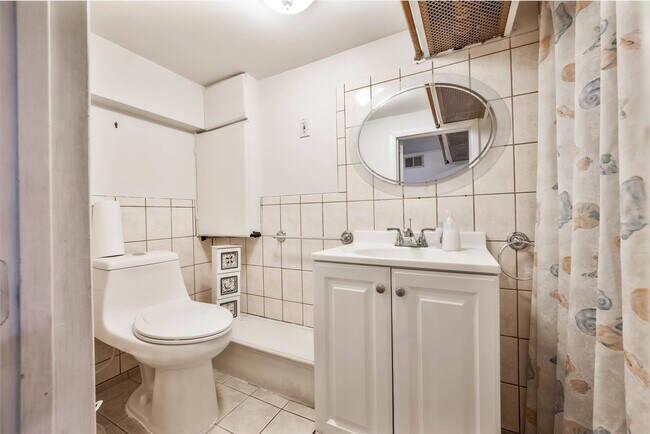 Building Photo - 85 BARROWS Ave