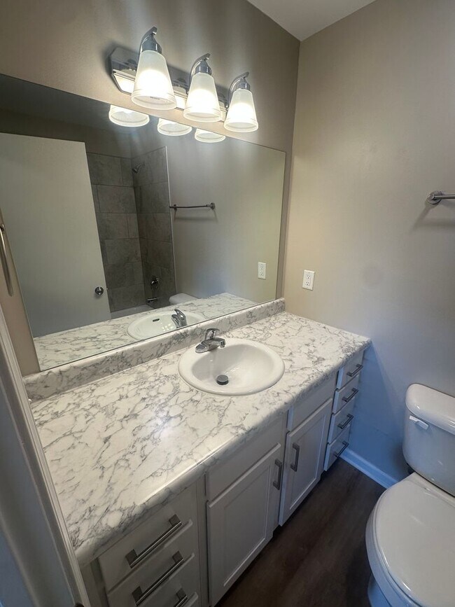 Building Photo - 6696 Whispering Oak Pl