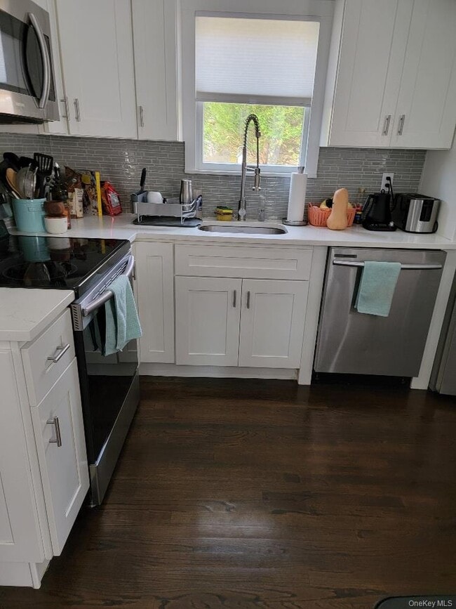 Building Photo - 150 Ponquogue Ave