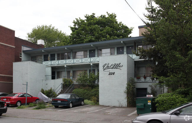 Primary Photo - Val Mar Apartments