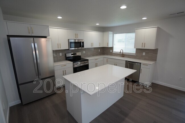 Building Photo - 5813 W Stavros St