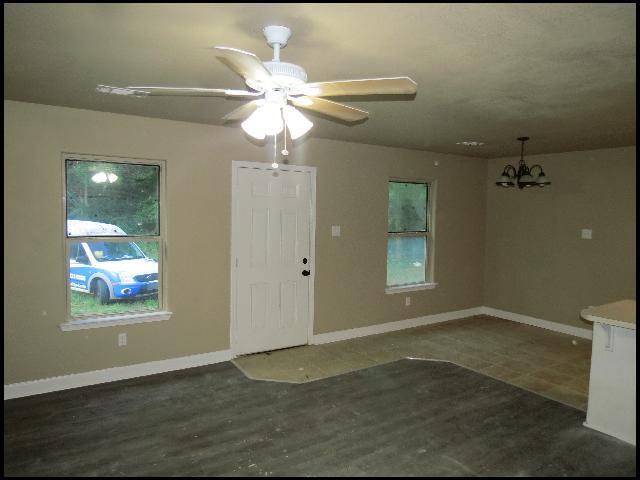 Building Photo - 185 Charles Dr