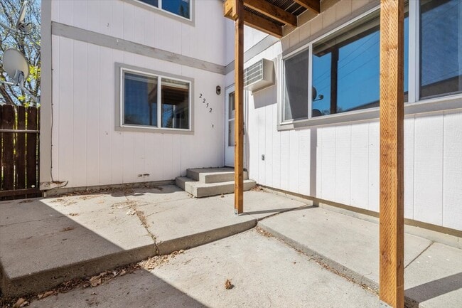 Building Photo - 2252 Avenue C