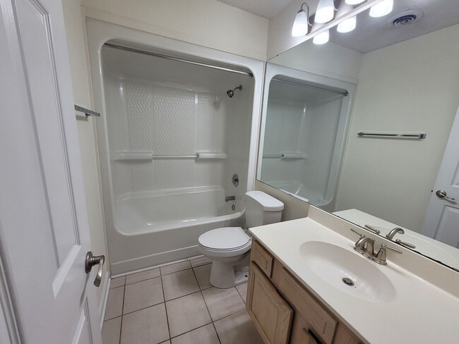Building Photo - 6211 Wrightsville Ave