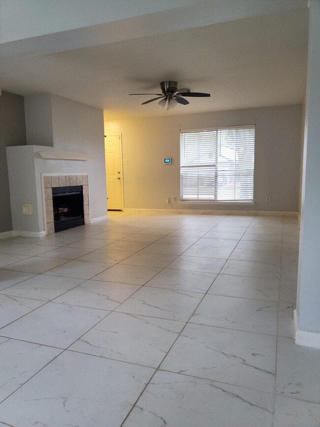 Building Photo - 3626 Nutwood Ln