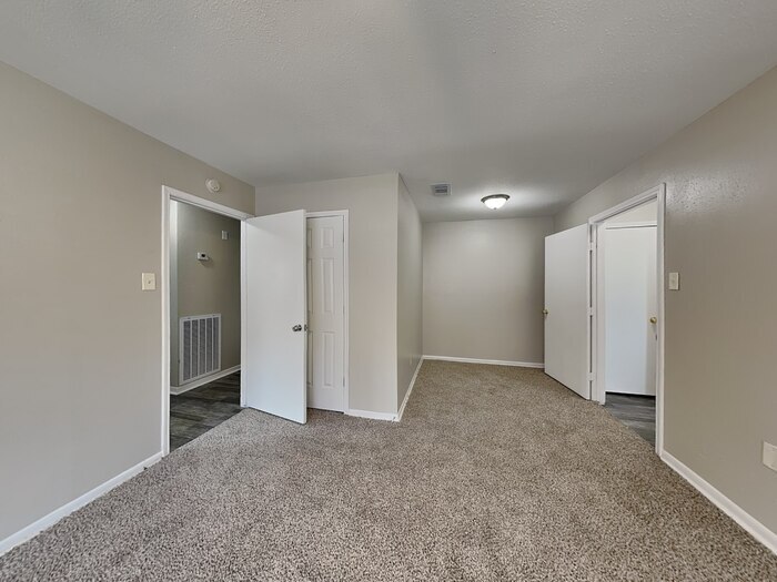 Building Photo - 2307 Romayor Ct