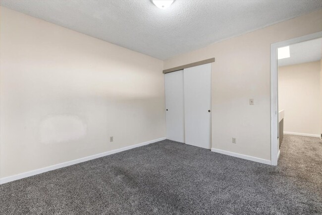 Building Photo - 2252 Avenue C
