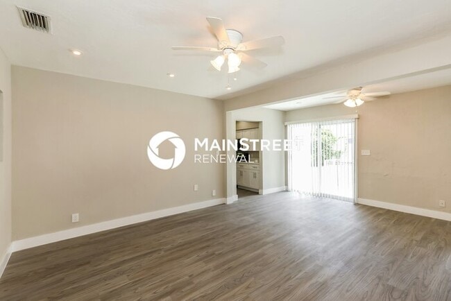 Building Photo - 2 Bedroom Pet-Friendly Home in Hollywood, ...
