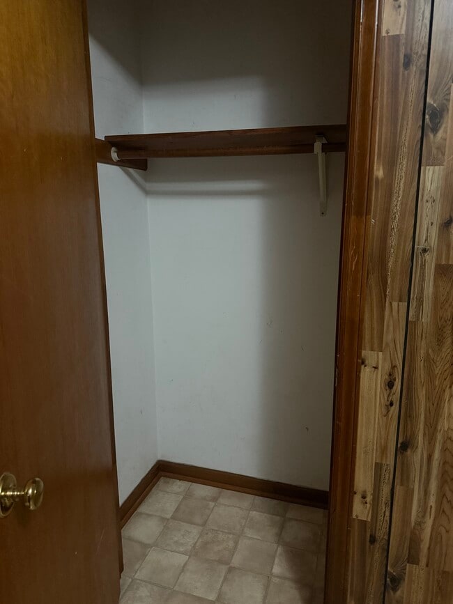 Building Photo - 85 Wilson St