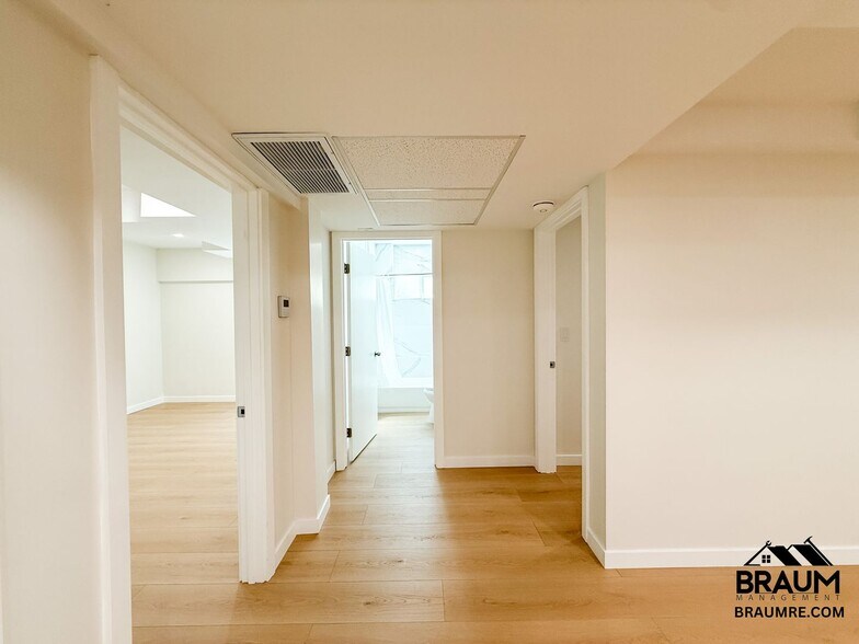 Building Photo - 15634 Leadwell St