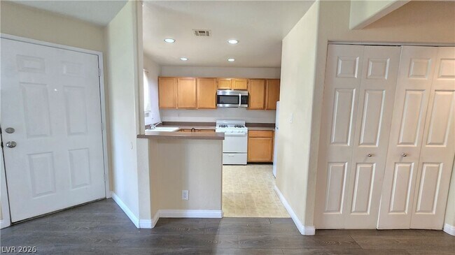 Building Photo - 5002 S Rainbow Blvd