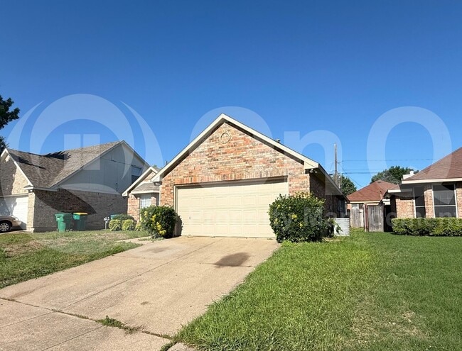 Building Photo - 733 Rockett Ln