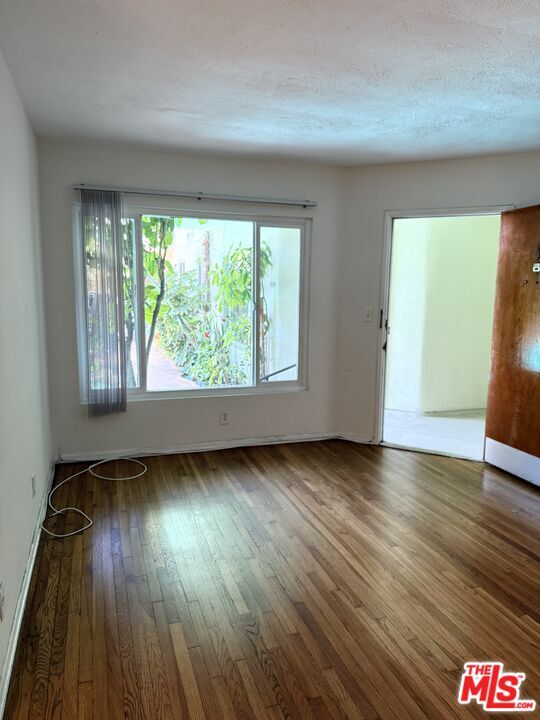 Building Photo - 1138 S La Cienega Blvd