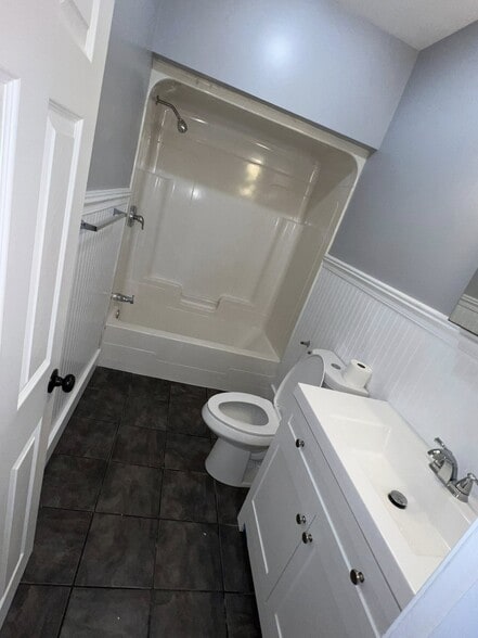 Building Photo - 171 Crapo St