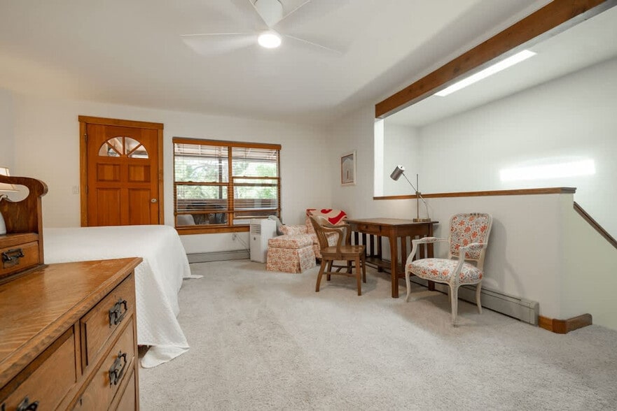 Building Photo - 209 Sena St