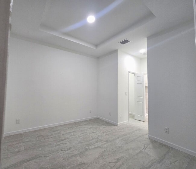 Building Photo - BRAND NEW 4/2/2-SOUTH LEHIGH ACRES