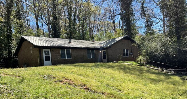 Building Photo - 2 bedroom/1 bath Westside Duplex!