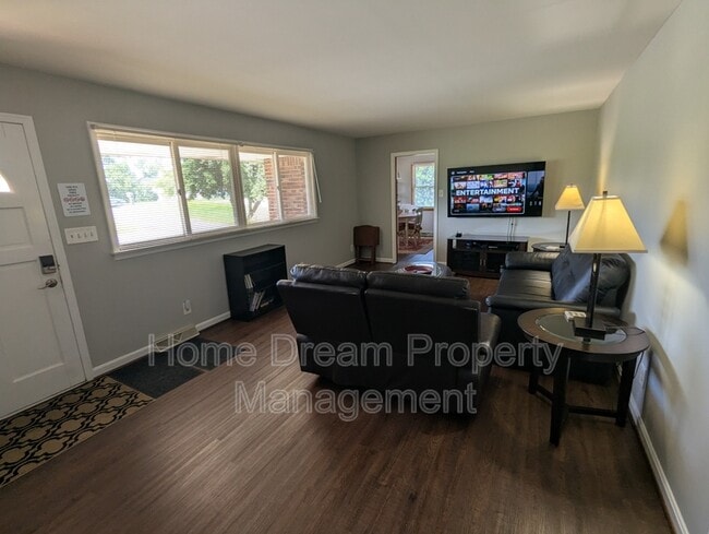 Building Photo - 1401 Bragg Rd