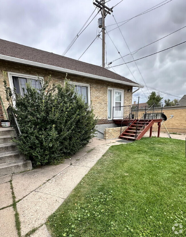 Building Photo - "1-Bedroom Retreat in the Heart of Cheyenn...