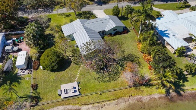 Building Photo - 11625 SW 70th Ave