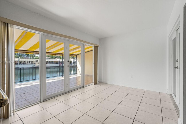 Building Photo - 15504 Sharpecroft Dr