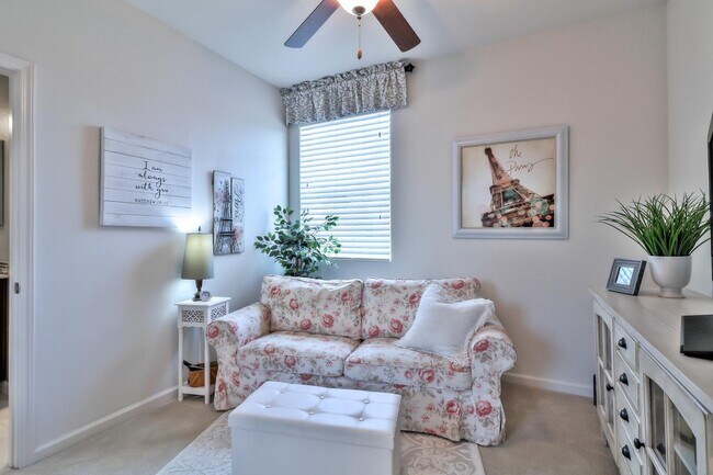 Building Photo - 33 Angra Way